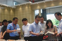 寶豐縣縣委書記、縣長許紅兵率考察團蒞臨寶潤達參觀調(diào)研